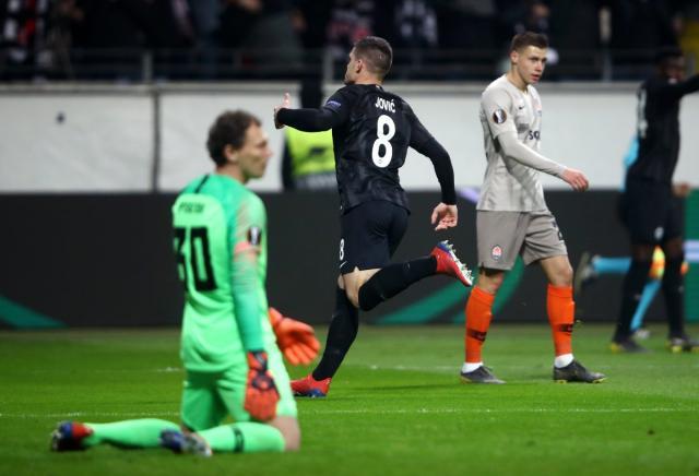 赛前法兰克福防线松动：欧联节点到来，更衣室稳定，团队化学反应显著-s15全球总决赛