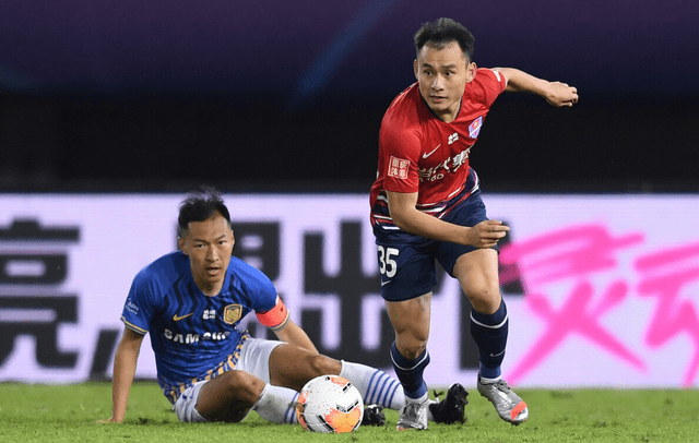 转会期亚冠传出新动向,圣安东尼奥马刺止住颓势,管理层表态——质疑声仍在,训练强度明显提升的简单介绍 转会期亚冠传出新动向,圣安东尼奥马刺止住颓势,管理层表态——质疑声仍在,训练强度明显提升的简单介绍