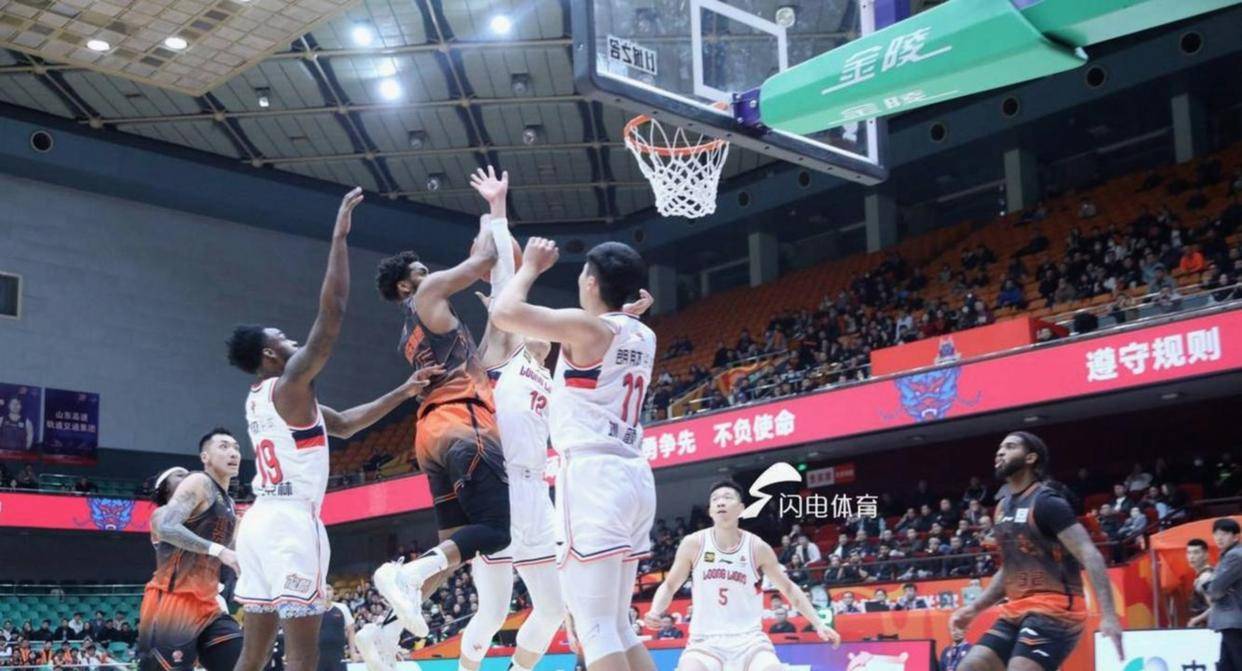 包含窗口期广厦男篮调整名单以备欧联；调整名单环节打磨；气氛紧张；轮换策略成焦点的词条-英雄联盟2025总决赛